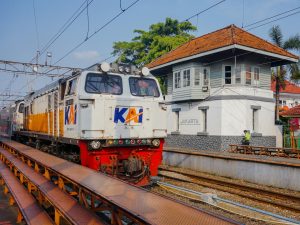 Kereta lokomotif