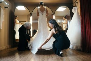 Bride assistant