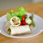 tips memakan salad wrap