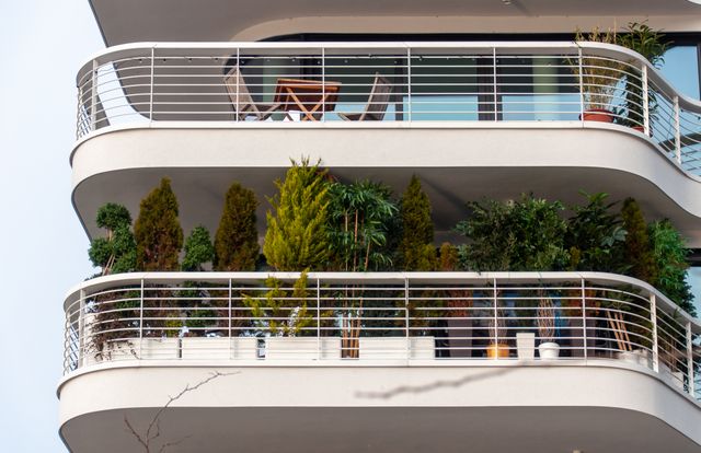 bentuk balkon